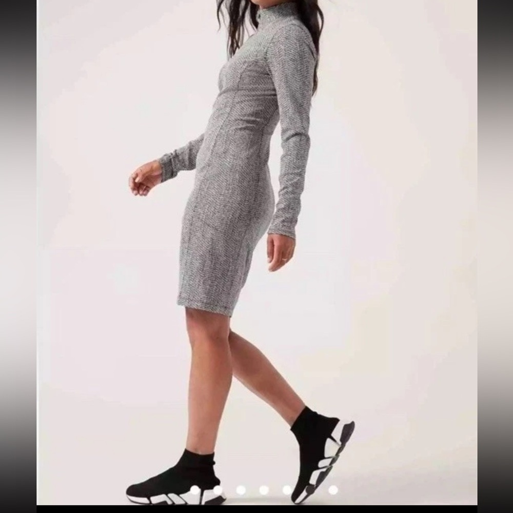Athleta Gray Sheath Dress with Cuffed Long Sleeves and Mock Neck XS - Picture 1 of 10